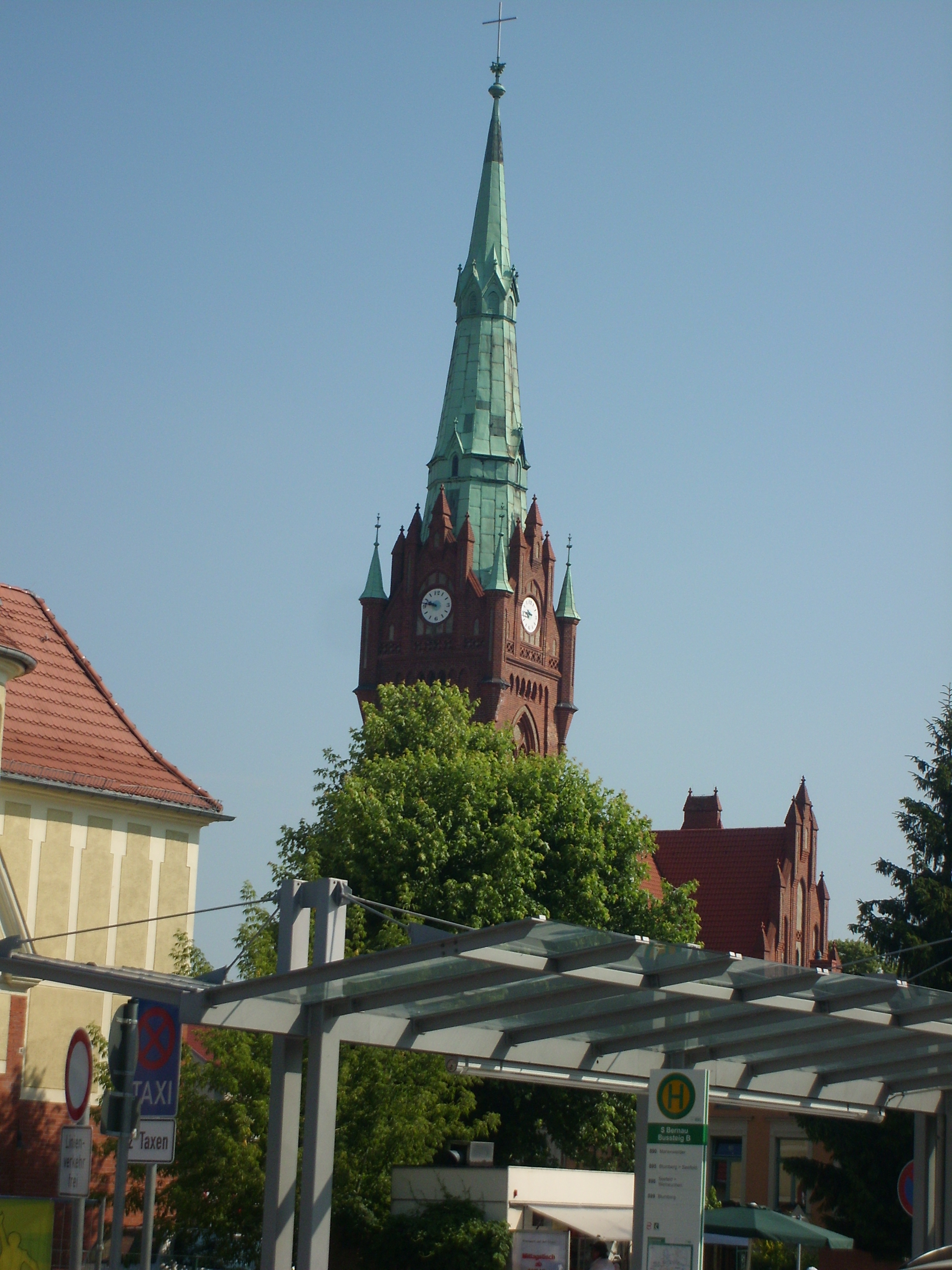 06-Herz Jesu Kirche Bernau.jpg