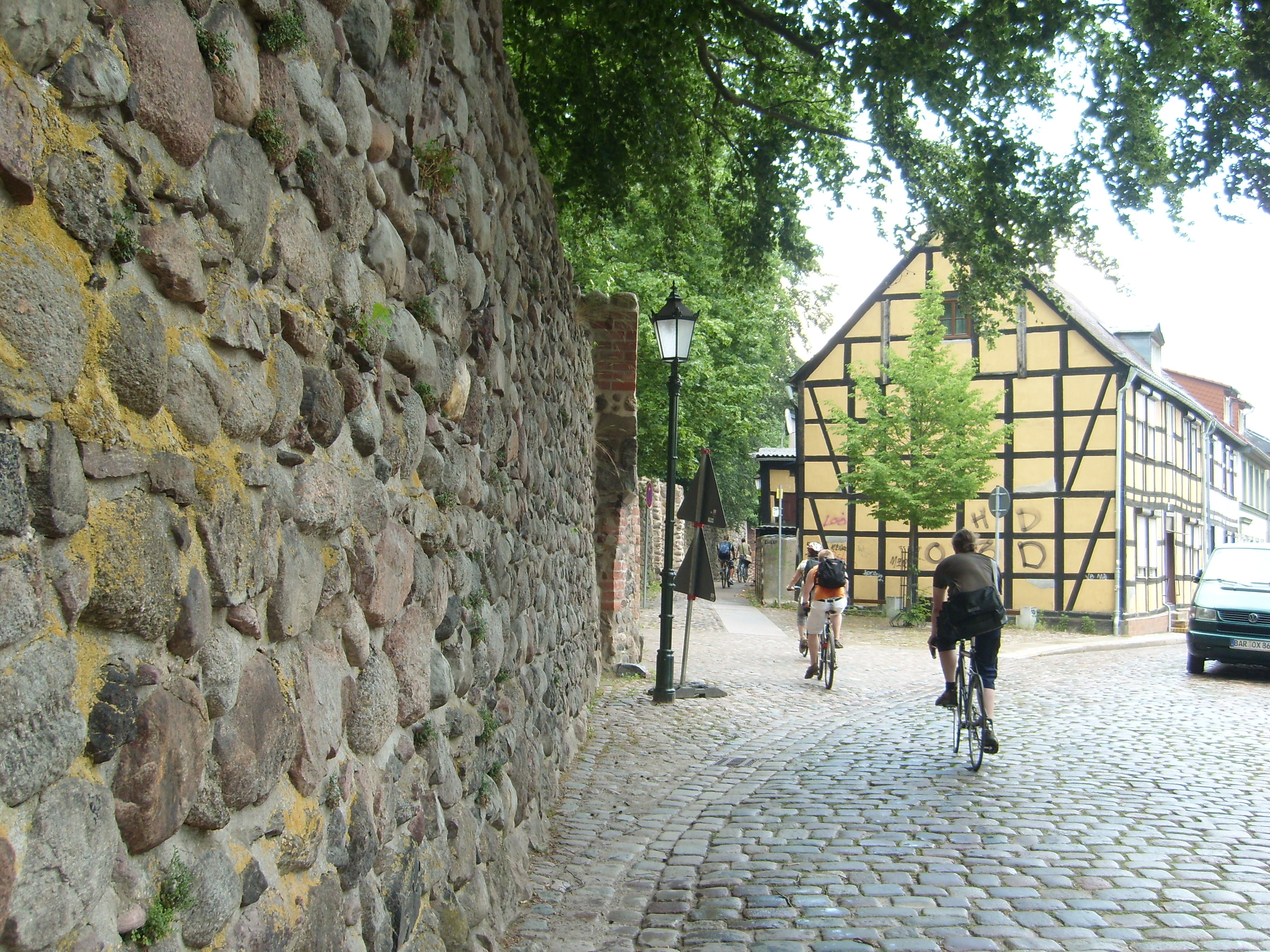 27-Bernauer Stadtmauer1.jpg