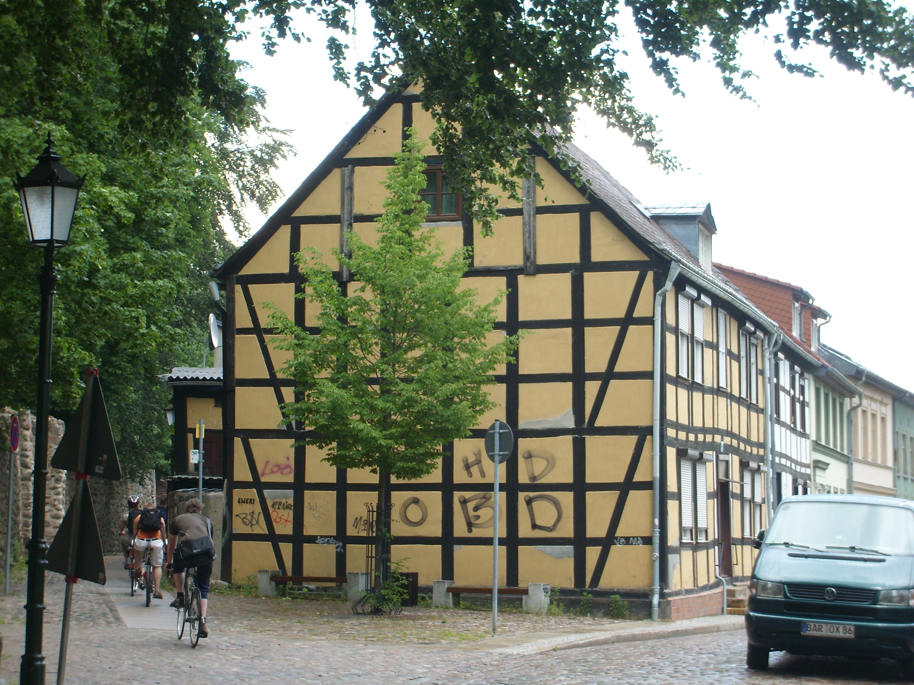 28-Bernauer Stadtmauer2.jpg