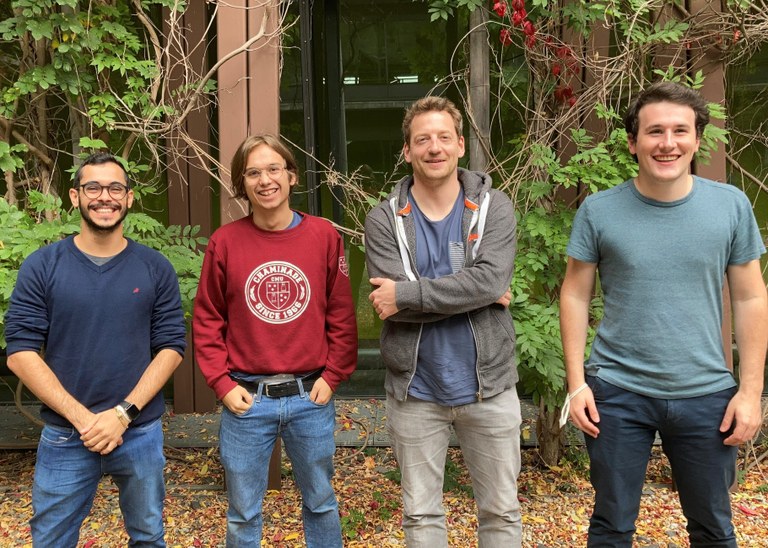group_picture_october2021.JPG